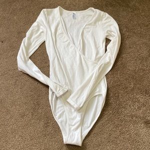 2/$20 V-Neck American Apparel White Bodysuit, Long Sleeve